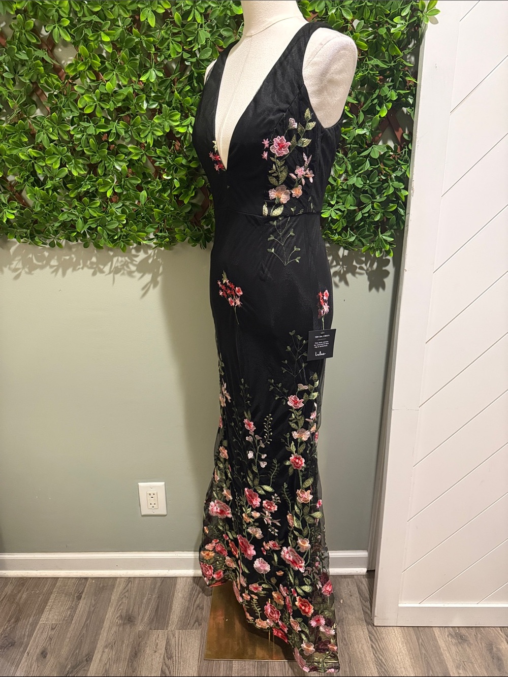 NWT-Soiree Blossom Black Floral Embroidered Mermaid Maxi Dress - Picture 7 of 16